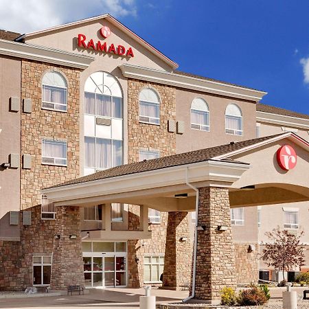 Ramada By Wyndham Lac La Biche Exteriér fotografie