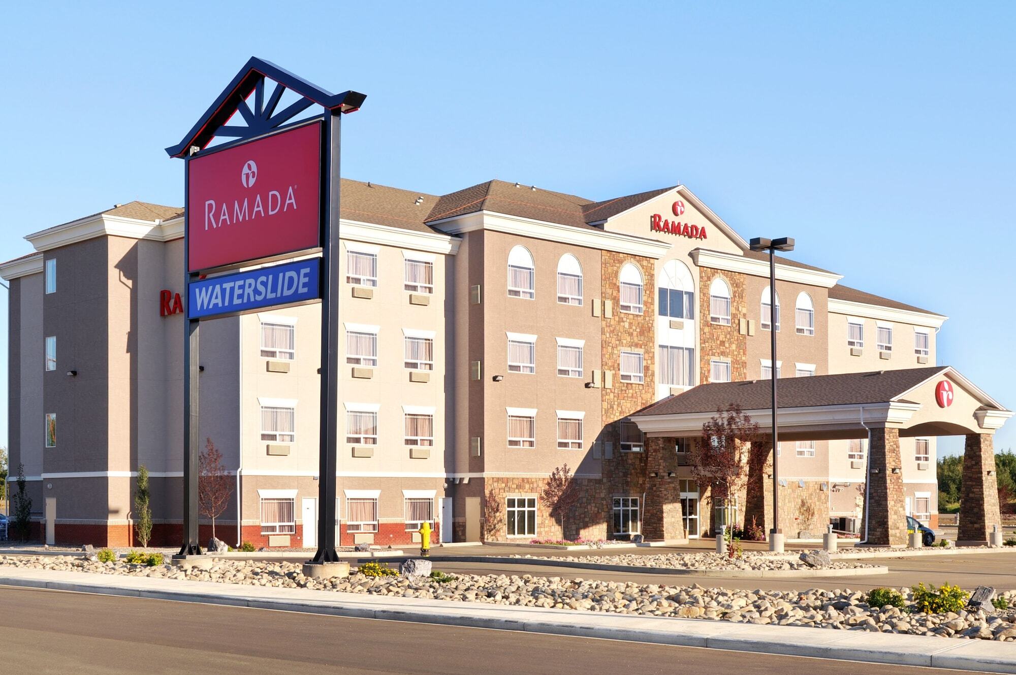 Ramada By Wyndham Lac La Biche Exteriér fotografie