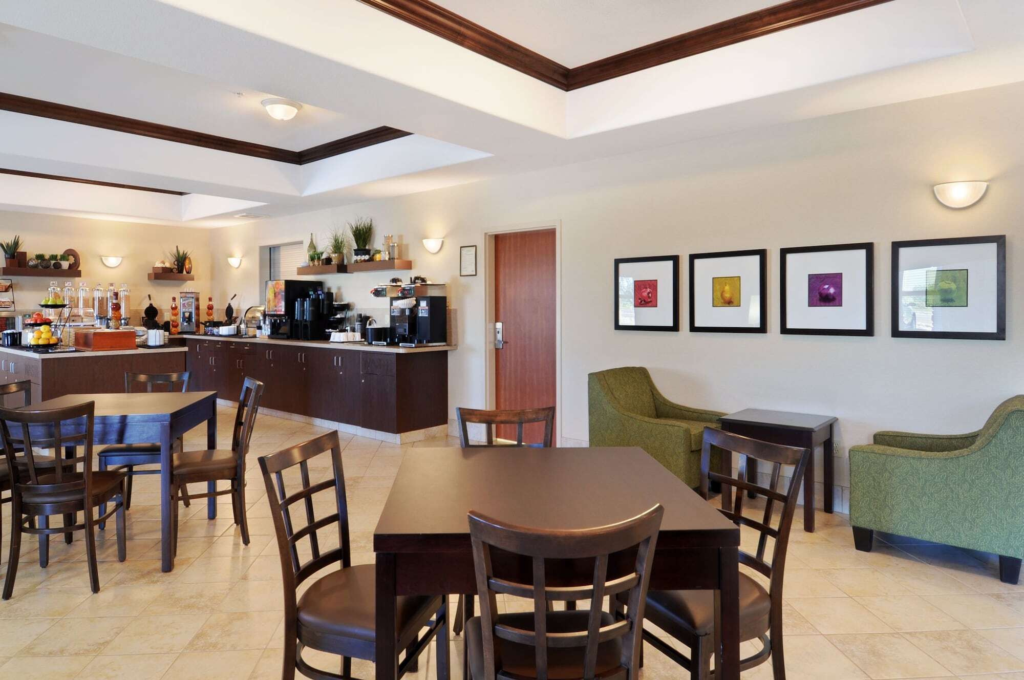 Ramada By Wyndham Lac La Biche Exteriér fotografie